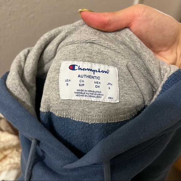 blue champion hoodie - Picture 3 of 3
